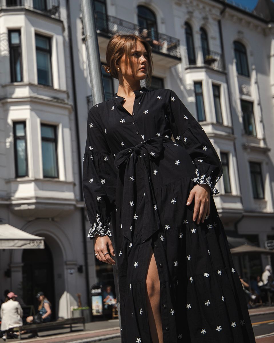 MISSMAYA Gabriela Dress Noir Embroidery