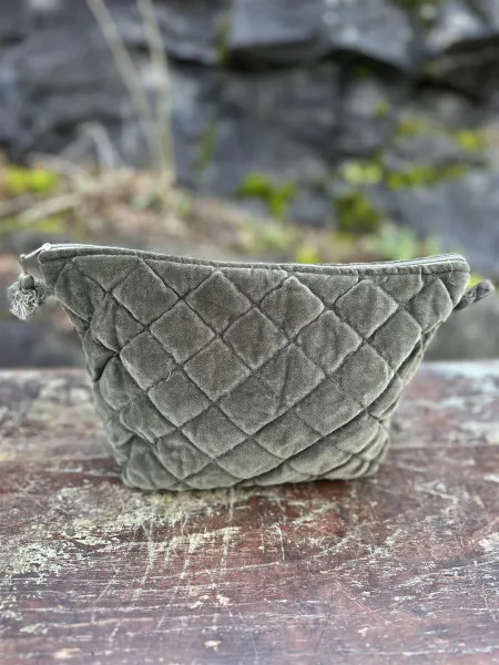 Hovedbilde Anouska Sminkepung Velour Military