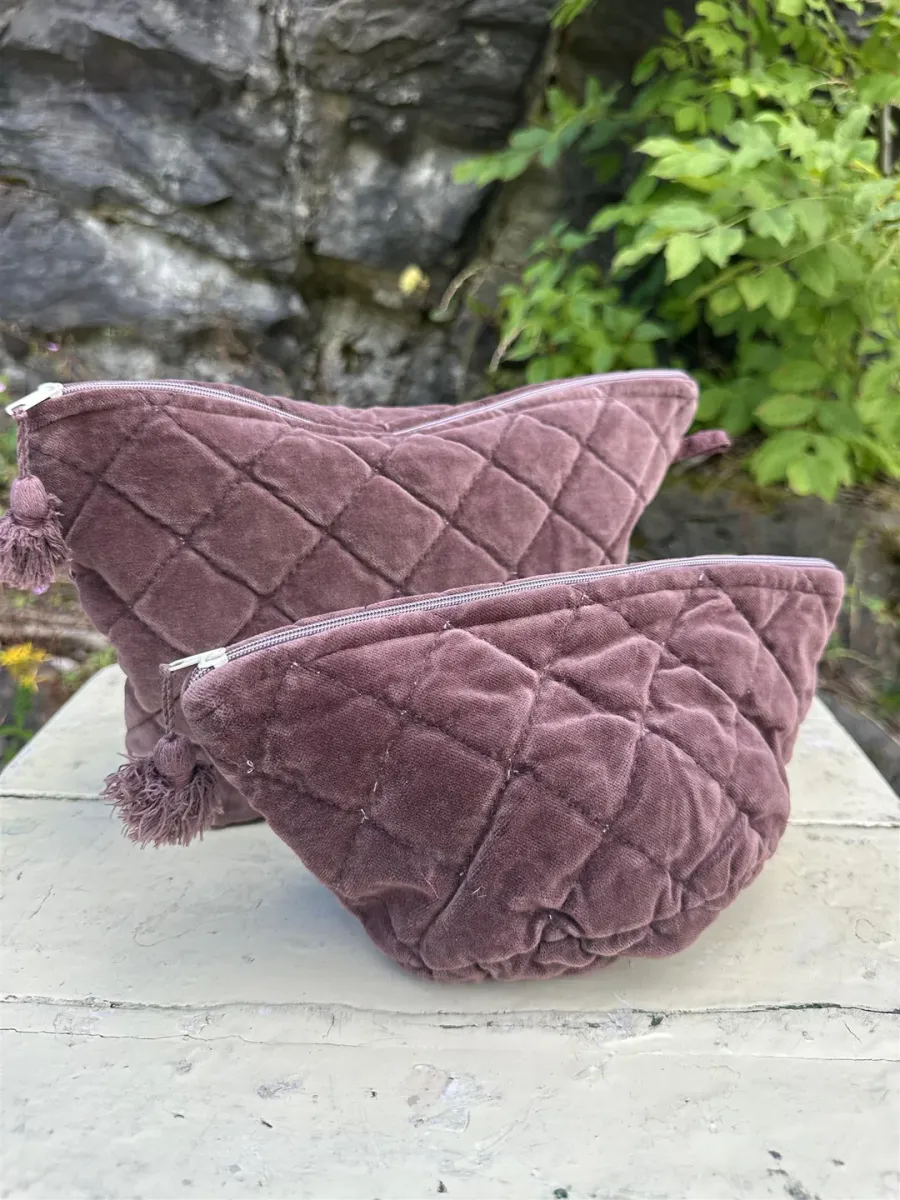 Anouska Sminkepung Velour Dark Chocolate